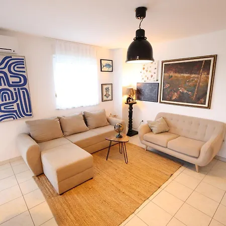Sailors - 3 Min To Apartament